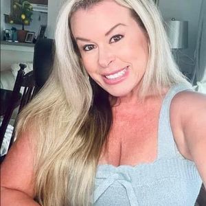 Meet your Posher, Santina